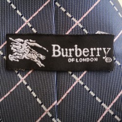 Slips fra burberry i klassisk tern